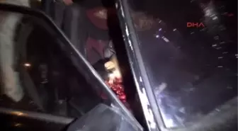 Kamyonetten Düşen Demir, Otomobilin Ön Camından Girdi: 1 Ölü, 3 Yaralı