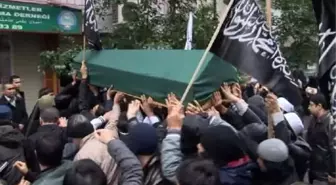 Özbek Hoca'nın Cenazesi Derneğe Getirildi