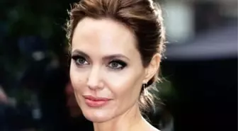 Angelina Jolie'yi Hastalığı Mahvetti!