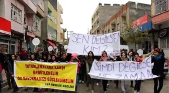 Nusaybin'de Öğrenciler Gözaltılara Karşı Yürüdü