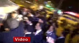 Davutoğlu'na Yoğun Sevgi Gösterisi