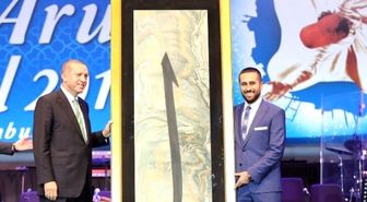 Cumhurbaşkanı Erdoğan'a 2,5 Metrelik Ebru Hediye Edildi