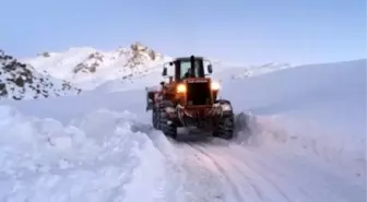 Van'da 16 Mahalle ile 181 Mezranın Yolu Ulaşıma Kapalı