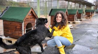 Özge Özpirinçci'den Destek ''SATIN Alma Sahiplen''