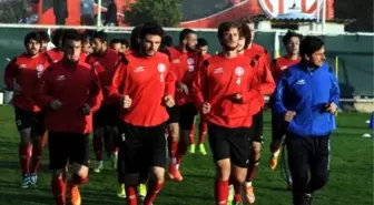 Antalyaspor Teknik Direktörü: Sahamızda Avantajımız Var