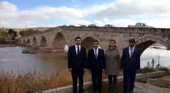 Kızılırmak'ın Gerdanlığı 'Şahruh Köprüsü' Onarılıyor