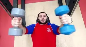 Ağırlık Kaldırarak Yaşama Bağlandı