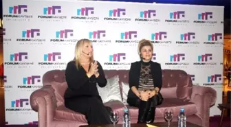 Nuray Sayarı ve Seda Akgül Hayranlarıyla Buluştu