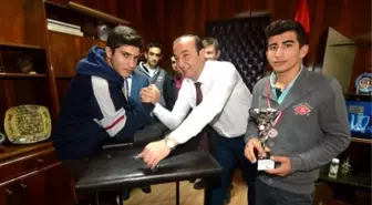 Şampiyonlar, Başkan Alemdar Öztürk'ü Ziyaret Etti