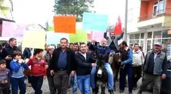 Köylülerden Atlı Eşekli Yol Eylemi