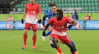 Çaykur Rizespor, Gaziantepspora Karşı Maçın İlk Devresinde 1-0 Yenik