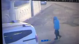 Marketten Hırsızlık Güvenlik Kamerasına Yansıdı