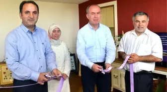 Avustralya'da Ebru Sanatı İçin Evine Atölye Kurdu