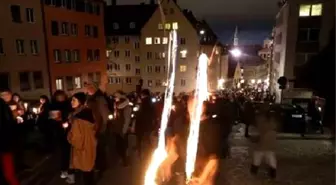 Nürnberg'te Pegıda'ya Karşı Işık Zinciri