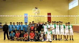 Yıldız Erkekler Voleybol Müsabakaları Sona Erdi