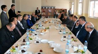 Yunusemre Belediyesinden Ahmet Yesevi Ortaokuluna Destek Sözü
