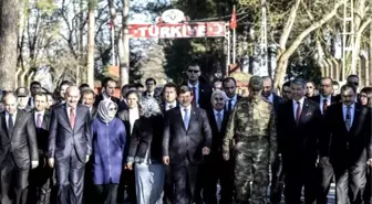 Yürüyerek Sınırı Geçti!