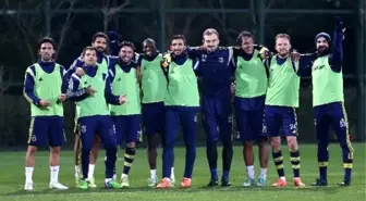 Fenerbahçe, Mersin İdmanyurdu Maçına Hazırlanıyor