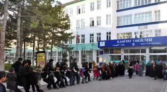 Neü'lü Gençler Çocuk Esirgeme Kurumundaki Çocuklarla Eğlendi