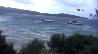 Bodrum'da Karaya Sürüklenen Deniz Otobüsü Güçlükle Kurtarıldı