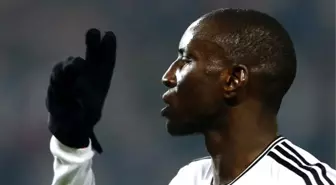 Demba Ba'nın Gol Sevinci Tartışma Konusu Oldu