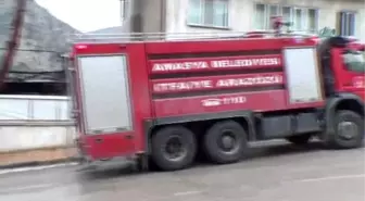 Yanan Evdeki Baba Kızı İtfaiyeci Muhtar Kurtardı