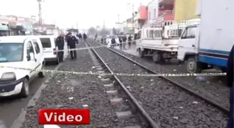 Batman'da Yük Treni Yayaya Çarptı
