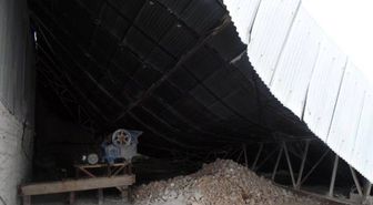 Kütahya'da Fabrikanın Çatısı Çöktü