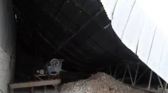 Kütahya'da Fabrikanın Çatısı Çöktü
