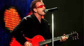 U2'nun Solisti Bono Hayranlarını Üzdü