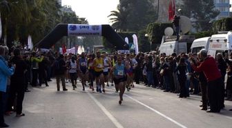 5 Ocak Adana Uluslararası Kurtuluş Yarı Maratonu ve Halk Koşusu' Başladı