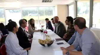 Rektör Prof. Dr. Akhan Öğrencileri Dinledi