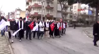 Sarıkamış Şehitleri İçin Havuza Girip, Bayrak Açtı