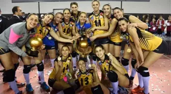 Vakıfbank 2015'e Kupayla Başladı