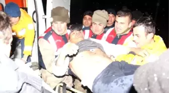 Sivas'ta Hasta Taşıyan Ambulans Baraj Göletine Uçtu: 4 Yaralı