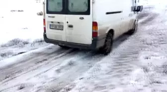 Siirt'te Kar Yağışından Dolayı 30 Köy Yolu Kapandı