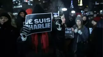 Paris'teki Silahlı Saldırı New York'ta Protesto Edildi