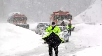 Tem Bolu Dağı Geçişinin Ankara Yönü Ulaşıma Kapandı (2)