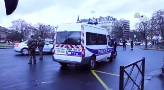 Paris'in İki Bölgesinde Rehine Krizi Sürüyor