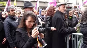 Paris'te 3 Kadının Öldürülmesi Protesto Edildi