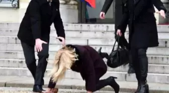 Başbakan'ın Paris'te Talihsiz Anı!