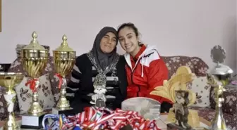 Elmadağlı Gençlerin Badminton Tutkusu