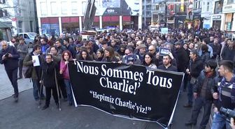 Gazeteciler Forumu'Ndan Paris'teki Terör Saldırısına Tepki İçin Sessiz Yürüyüş