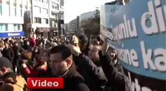 Kadıköy Meydanı'nda Eylem Yapmak İsteyen Gruba Polis Engeli