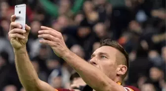 Roma Derbisi Nefes Kesti! Totti Coştu...