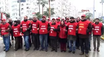 Mersin'de Eylemci İşçiler Polisi Geçti, Zabıta Engeline Takıldı