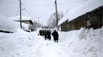 Bursa'da Mahsur Kalan Köylülerin 10 Günlük Kar Çilesi