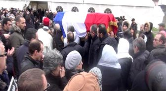 Paris'teki Saldırıda Öldürülen Müslüman Polis Memuru Toprağa Verildi