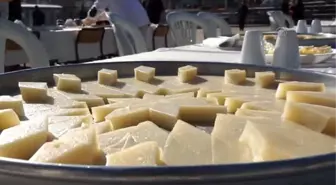 Öğrencilerden Vatandaşlara Arabaşı İkramı