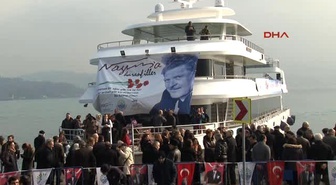 Nazım Hikmet'e Boğaz'da Karanfilli Anma